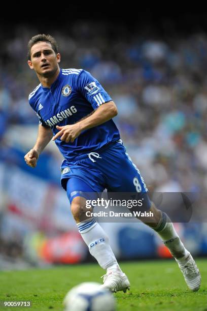 Frank Lampard of Chelsea in action during the Barclays Premier League match between Chelsea and Hull City at Stamford Bridge on August 15, 2009 in...