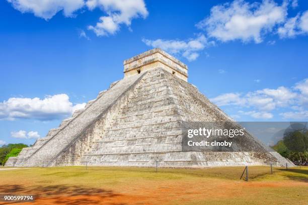 archaeological site kukulkan / el castillo , mayan pyramid of chichen itza mexico - the serpent stock pictures, royalty-free photos & images