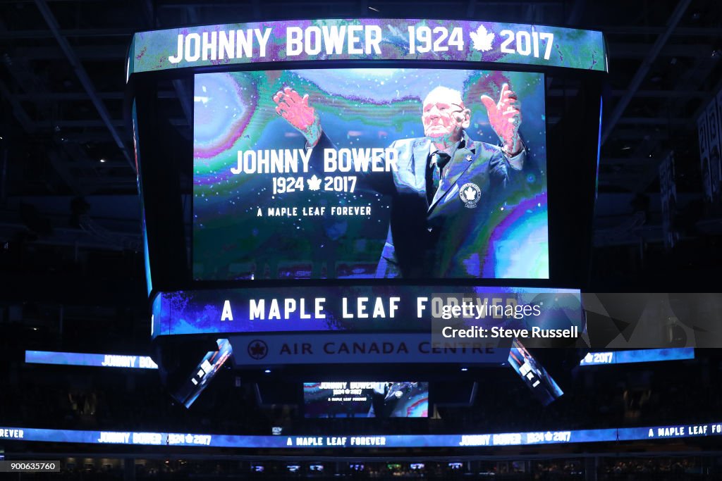 Toronto Maple Leafs play the Tampa Bay Lightning