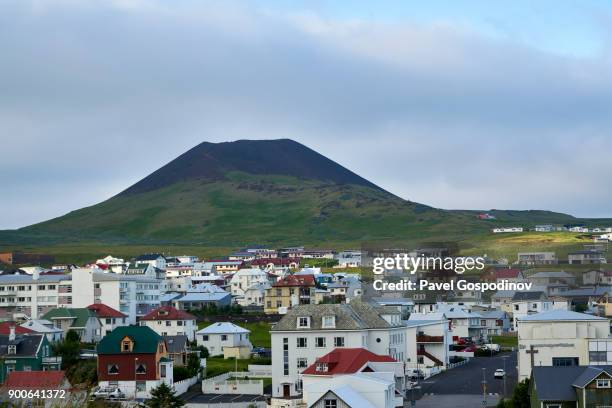 panoramic view of the vestmannaeyjar (heimaey town), heimaey island, iceland - heimaey fotografías e imágenes de stock