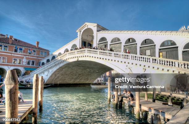 the rialto bridge - venice, italy - rialto bridge stock pictures, royalty-free photos & images