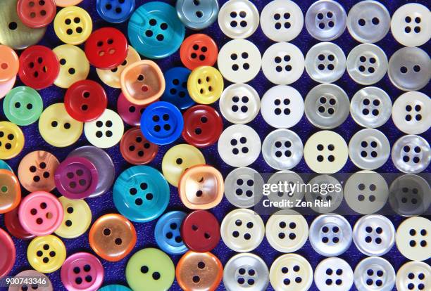 collection of buttons illustrating order and chaos - order vs chaos stock-fotos und bilder