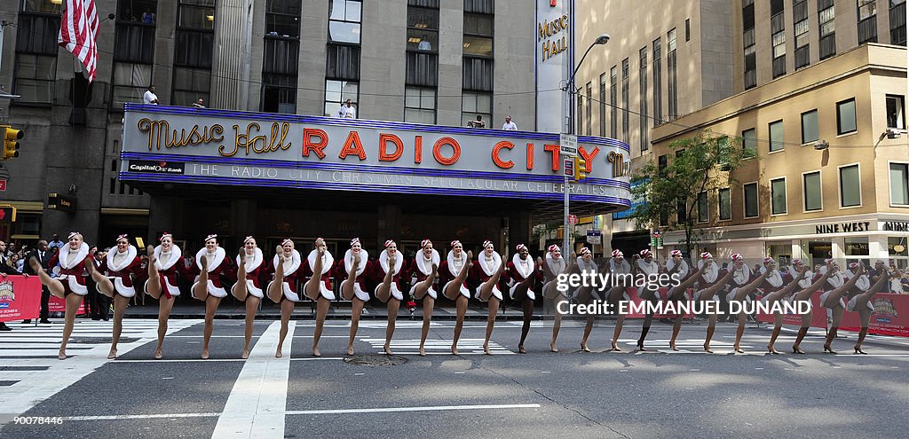 Ny Rockets New York's Radio City Rockettes perform on 6th Avenue in front of ...