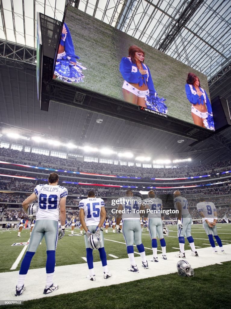 Tennessee Titans v Dallas Cowboys