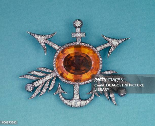 Brooch with citrine quartz and diamonds, 19th century.