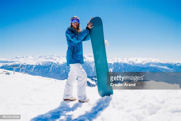 unga snowboardåkare kvinna - krasnaja poljana sotji bildbanksfoton och bilder