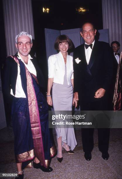 John Galiano, Anna Wintour & Oscar de la Renta, Metropolitan Museum of Art - '90s