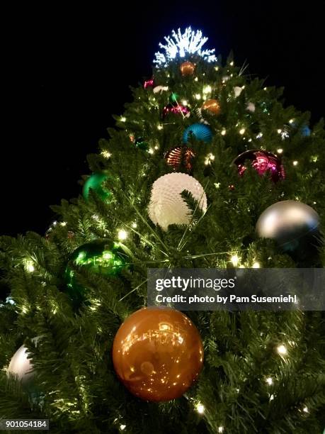 close-up rodeo dr. christmas tree, beverly hills, ca - rodeo drive holiday lighting celebration stock pictures, royalty-free photos & images