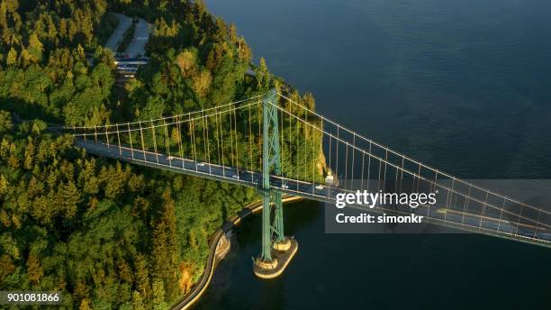 lions gate bridge - vancouver canada stockfoto's en -beelden