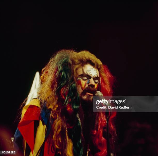 Roy Wood of Wizzard, performs on Top of the Pops tv show in April 1974.