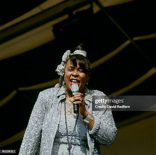 Singer Betty Wright performs on stage at the New Orleans Jazz and Heritage Festival in New Orleans, Louisiana on May 07,2000.