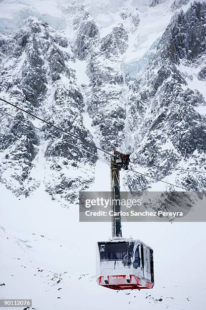 cable car in winter - aiguille du midi stock-fotos und bilder