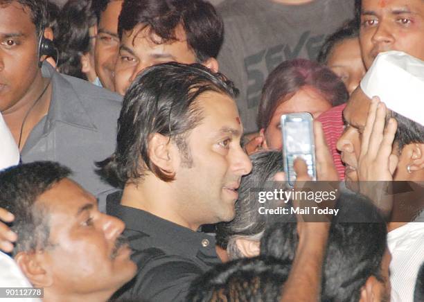 Salman Khan is seen outside his Bandra residence while taking part in Ganpati visarjan ceremony in Mumbai on Monday, August 24, 2009.