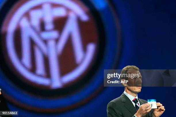Former goalkeeper Vitor Baia from Portugal attends the 2009/2010 European Champions League group stage draw on August 27, 2009 in Monaco. AFP PHOTO...