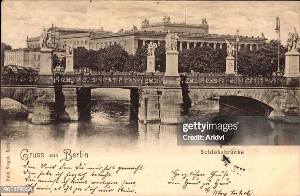 Ak Berlin, Flusspartie mit Schlossbrücke und Schloss