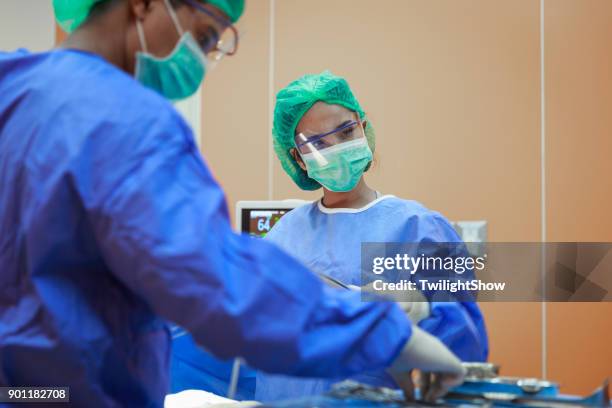 emergency room - general anaesthetic stock pictures, royalty-free photos & images