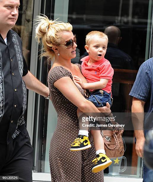 Britney Spears and carries her son on August 27, 2009 in New York City.
