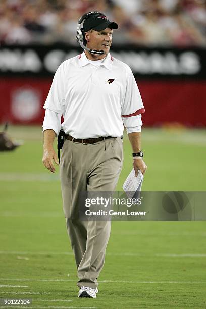 Arizona Cardinals head coach Ken Whisenhunt on the sidelines during a game against the San Diego Chargers on August 22, 2009 at University of Phoenix...