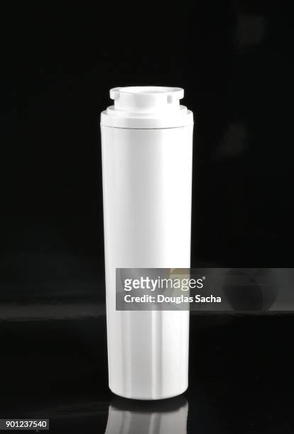canister type water filter - micrófago filtrador fotografías e imágenes de stock