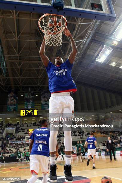 Muhaymin Mustafa, #22 of Anadolu Efes Istanbul warm up before the 2017/2018 Turkish Airlines EuroLeague Regular Season Round 16 game between...