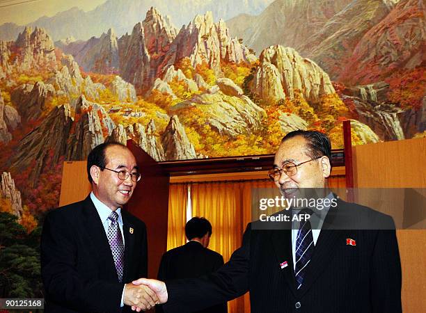 603 Choi Sung Young Stock Photos, HighRes Pictures, and Images Getty