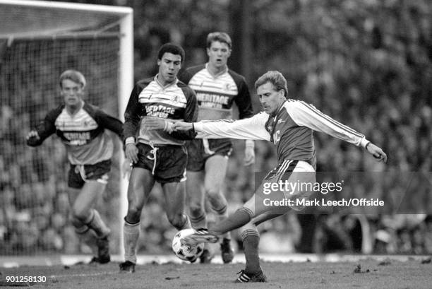 November 1988 London _ Football League Division One - Arsenal v Middlesbrough - Kevin Richardson of Arsenal takes a shot.