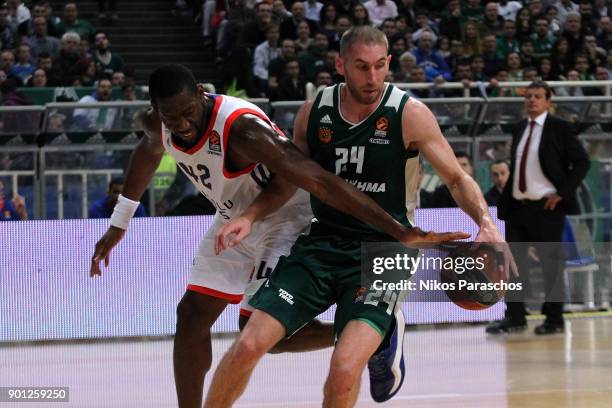 Matt Lojeski, #24 of Panathinaikos Superfoods Athens competes with Bryant Dunston, #42 of Anadolu Efes Istanbul during the 2017/2018 Turkish Airlines...