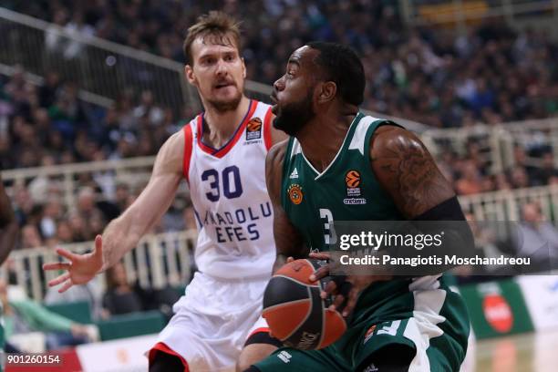 Rivers, #3 of Panathinaikos Superfoods Athens competes with Zoran Dragic, #30 of Anadolu Efes Istanbu during the 2017/2018 Turkish Airlines...