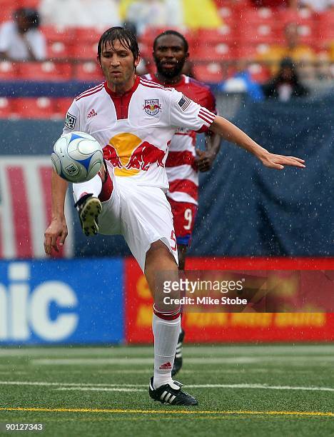 Albert Celades of the New York Red Bulls plays the ball against FC Dallas at Giants Stadium in the Meadowlands on August 23, 2009 in East Rutherford,...