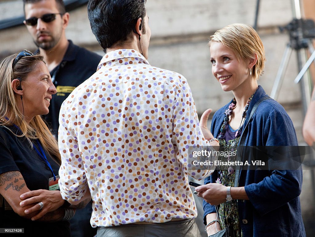 Celebrity Sightings on Location for "Eat, Pray, Love" - August 28, 2009