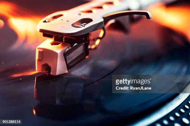 turntable needle on vinyl closeup - record player stock pictures, royalty-free photos & images