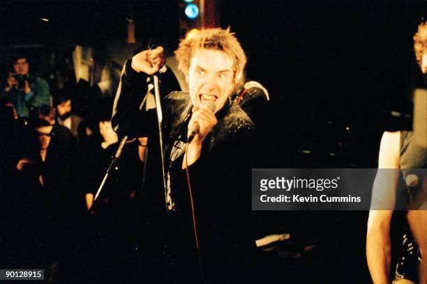 Singer Johnny Rotten performing with English punk band the Sex Pistols at Ivanhoe's, Huddersfield , on Christmas day 1977.
