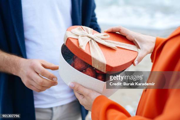 valentine's day - saint valentin stock pictures, royalty-free photos & images