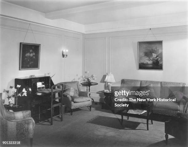 Hotel Sulgrave, 67th Street and Park Avenue, sitting room, New York, New York, 1929.