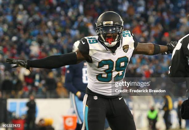 Tashaun Gipson of the Jacksonville Jaguars plays against the Tennessee Titans at Nissan Stadium on December 31, 2017 in Nashville, Tennessee.