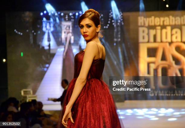 Pakistani Model Ramp Pakistani Male Models Photos and Premium High Res Pictures - Getty Images