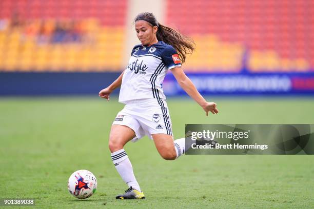 Angela Beard of Melbourne controls the ball during the round ten W-League match between the Brisbane Roar and Melbourne Victory at Suncorp Stadium on...