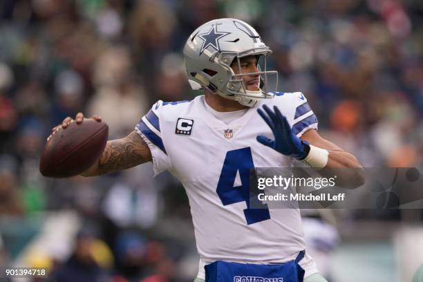 Dak Prescott of the Dallas Cowboys passes the ball against the Philadelphia Eagles at Lincoln Financial Field on December 31, 2017 in Philadelphia,...