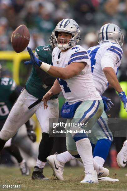 Dak Prescott of the Dallas Cowboys pitches the ball against the Philadelphia Eagles at Lincoln Financial Field on December 31, 2017 in Philadelphia,...