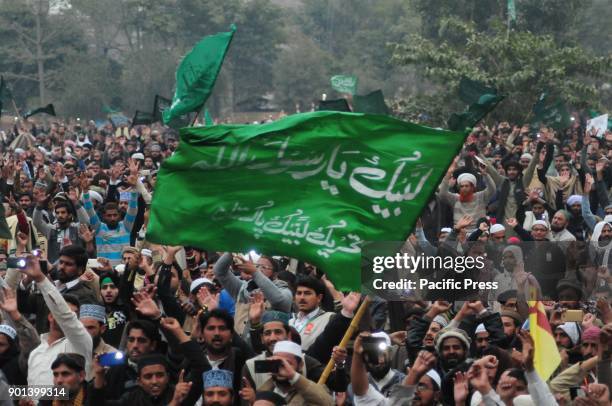 Labak Labak Photos and Premium High Res Pictures - Getty Images
