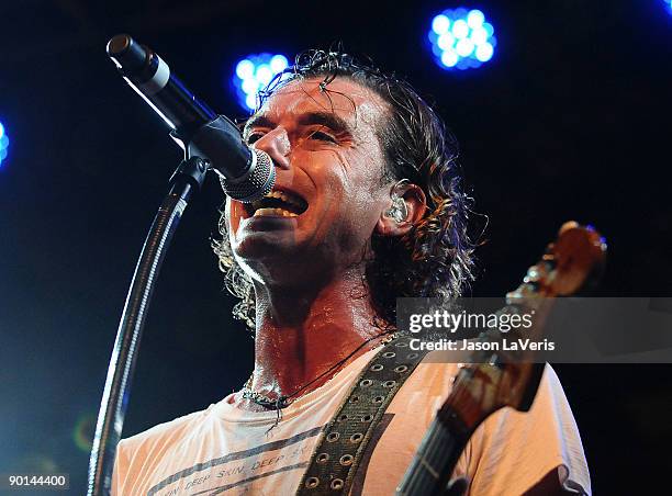 Gavin Rossdale performs at The Donate Life Concert Series at The Grove on August 26, 2009 in Los Angeles, California.