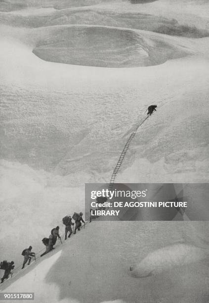 The English expedition on Everest, led by Hugh Ruttledge and returned to London on August 26 photo from L'illustrazione Italiana, year LX, n 37,...