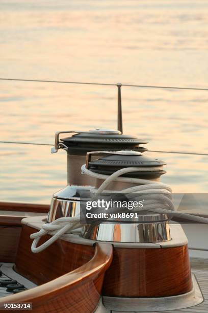 equipos de navegar en el bote de la terraza - aluminium boat fotografías e imágenes de stock