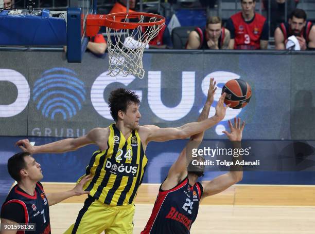 Jan Vesely, #24 of Fenerbahce Dogus and Patricio Garino, #29 of Baskonia Vitoria Gasteiz in action during the 2017/2018 Turkish Airlines EuroLeague...