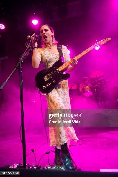 Ellie Rowsell of Wolf Alice performs on stage at Sala Apolo on January 5, 2018 in Barcelona, Spain.