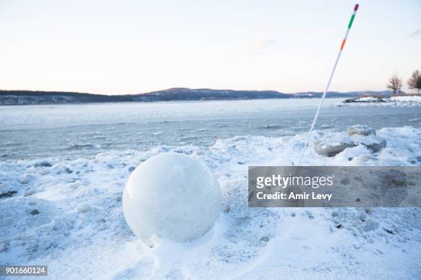 View of the frozen Hudson river on January 5, 2018 in Dobbs Ferry, New York. Extreme low tempratures and wind are expected throghout the weekend in...