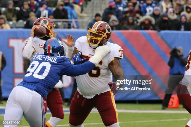 Tackle Morgan Moses of the Washington Redskins in action against the New York Giants at MetLife Stadium on December 31, 2017 in East Rutherford, New...