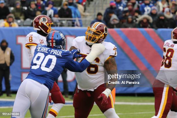 Tackle Morgan Moses of the Washington Redskins in action against the New York Giants at MetLife Stadium on December 31, 2017 in East Rutherford, New...
