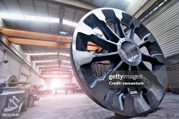 vaartuig vistuig productie - metal sanding stockfoto's en -beelden