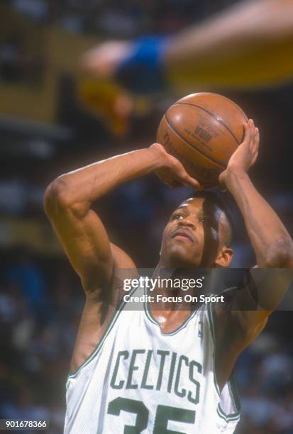 Reggie Lewis 2,795 Reggie Lewis Photos & High Res Pictures - Getty Images